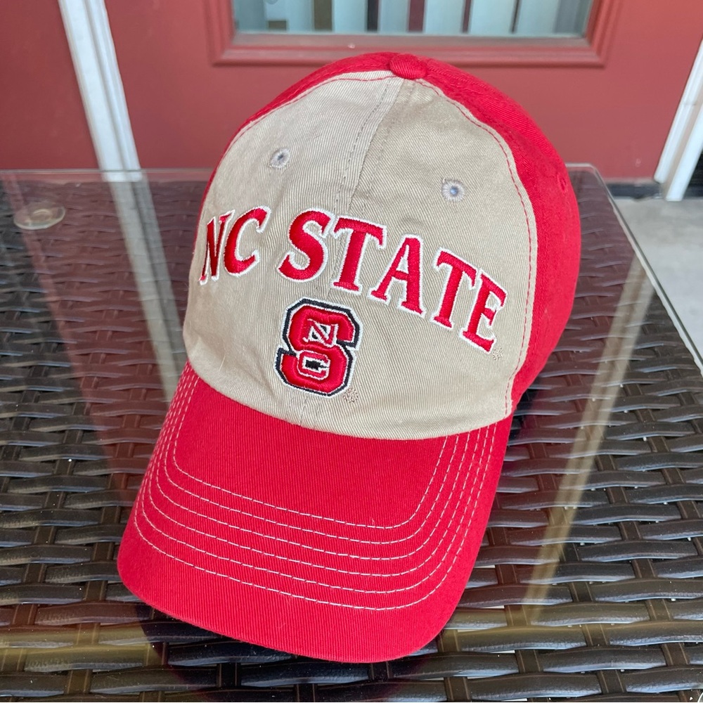 Fan Favorite red tan NC State baseball cap hat OS New